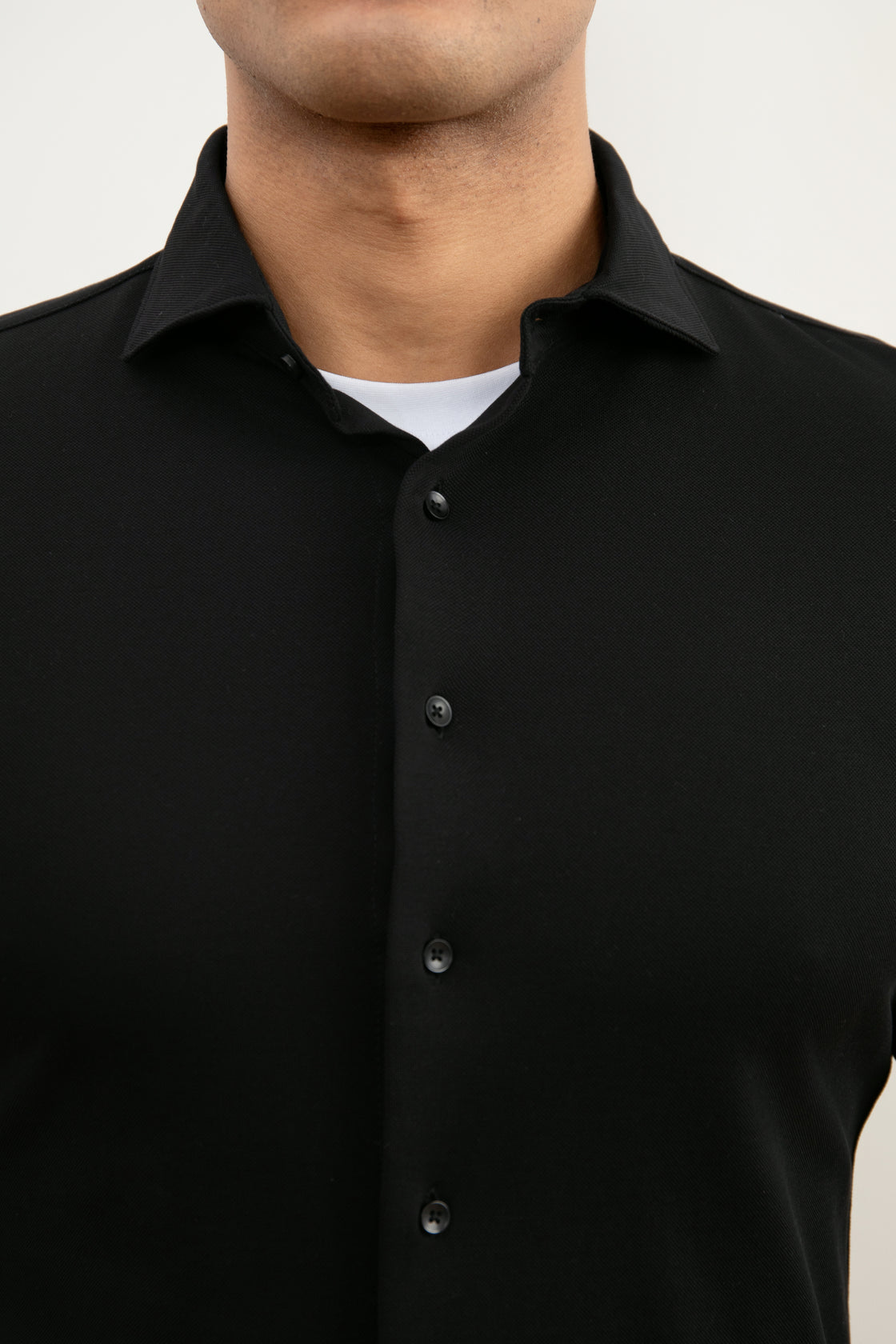 Premium Black Cotton Piqué Men's Shirt with Spread Collar and Slim Fit