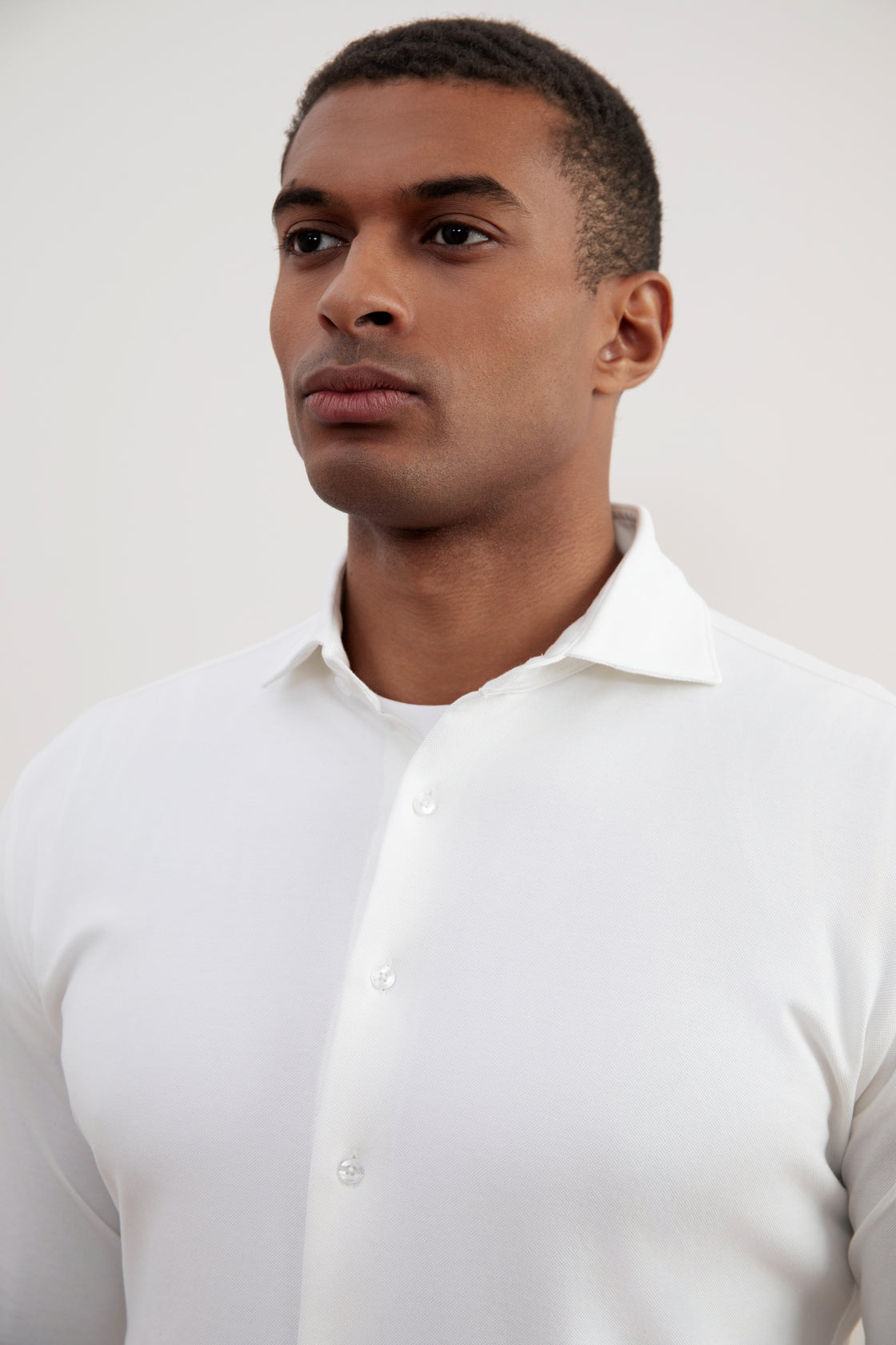 Men's Premium Off-White Cotton Piqué Slim Fit Shirt with Elegant Spread Collar